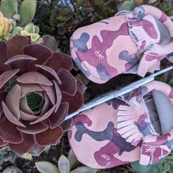 Freshly Picked Shoes Moccasins.  size 4 - Picture 9 of 15